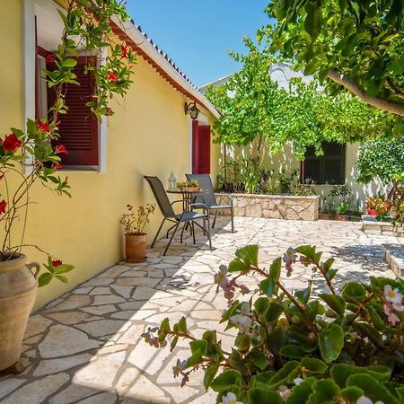 Voula Apartment Gaios Bagian luar foto