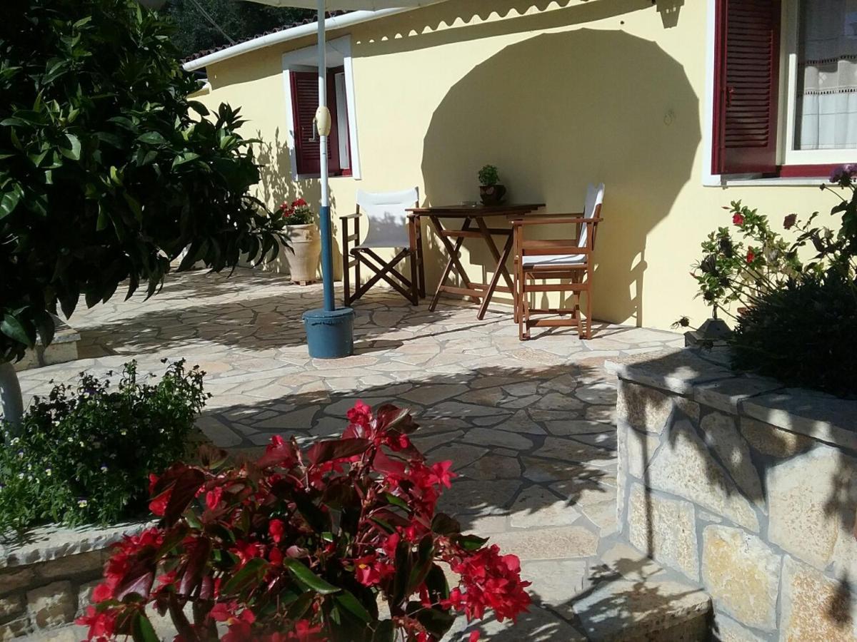 Voula Apartment Gaios Bagian luar foto