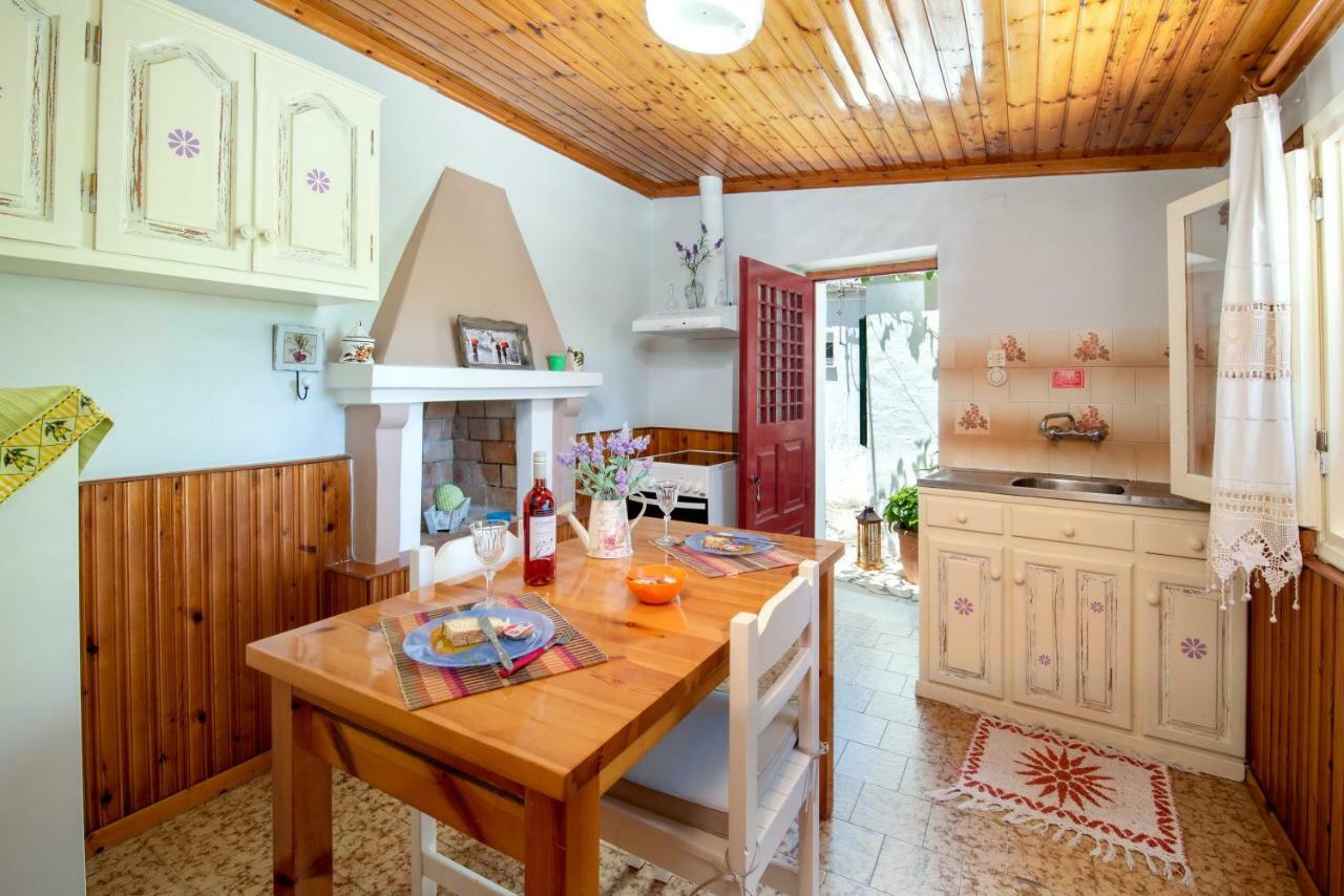 Voula Apartment Gaios Bagian luar foto
